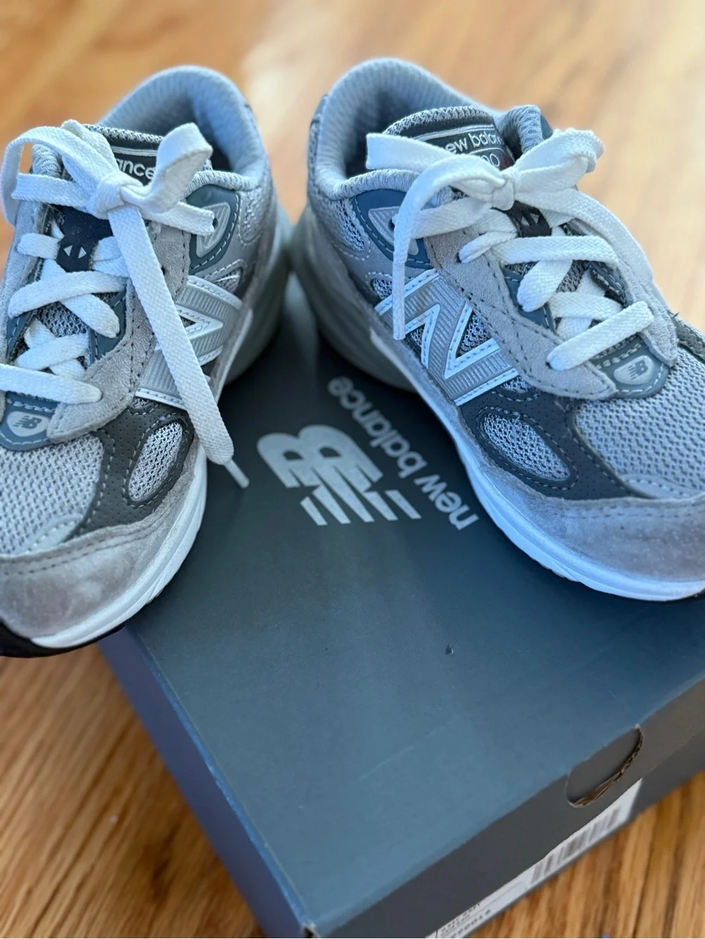New Balance 990v